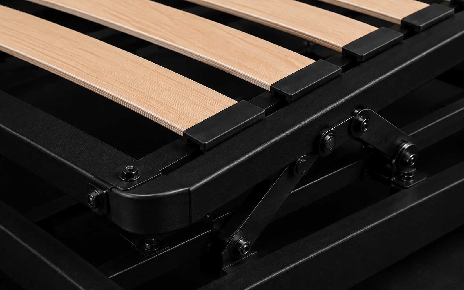 Close-up of the E1 slat-to-frame connection