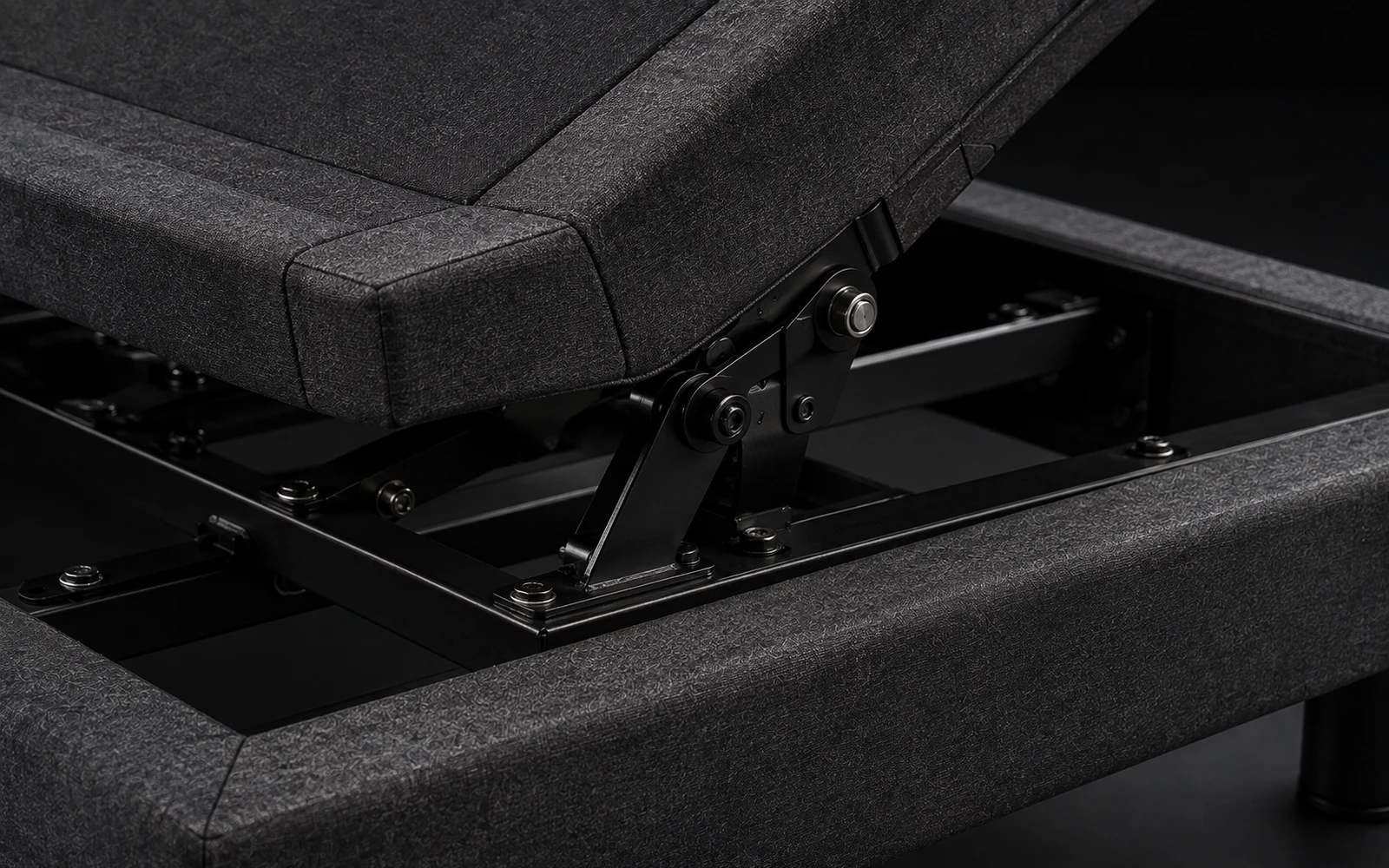 Close-up of the E2 frame and adjustable deck connection