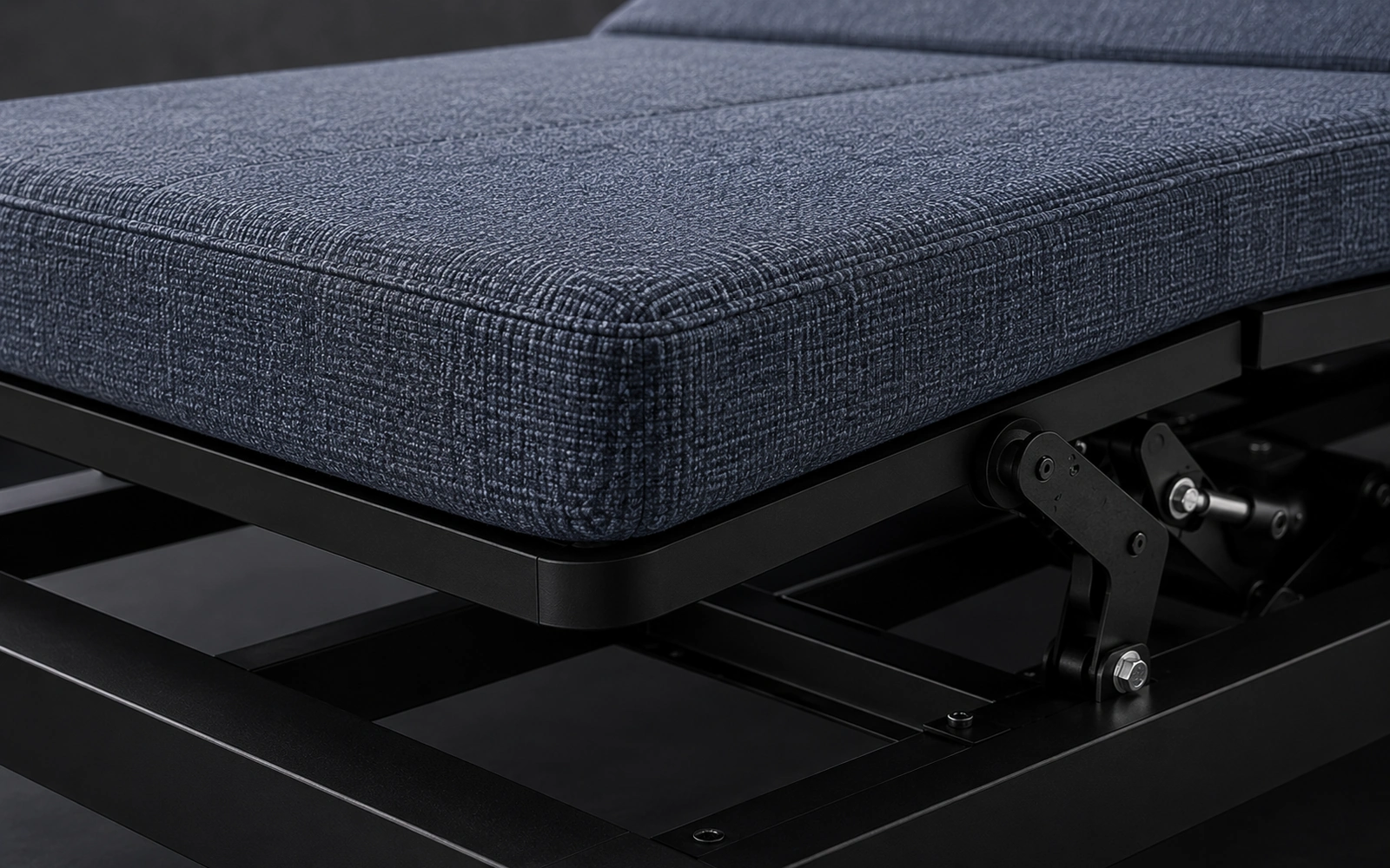S3 upholstered edge and open-frame detail